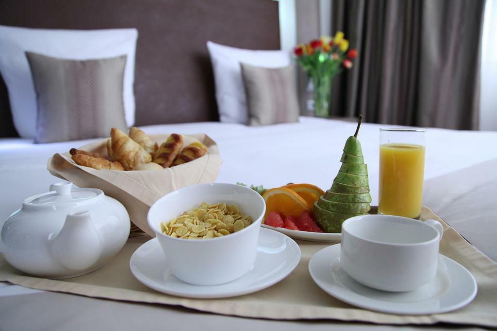 Premier Hotel Bisjkek Eksteriør billede